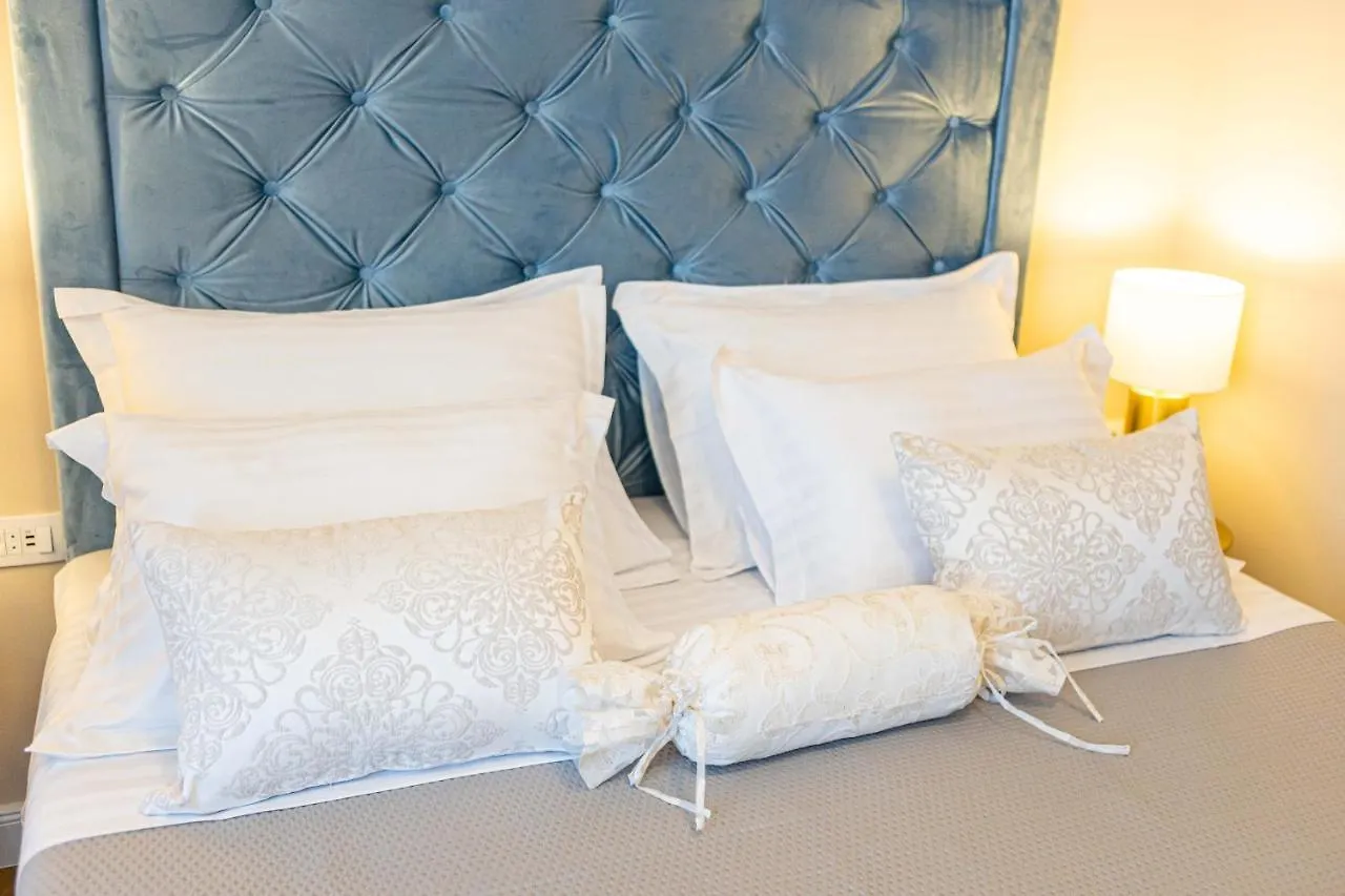 City And Style Luxury Rooms Split Bed & Breakfast
